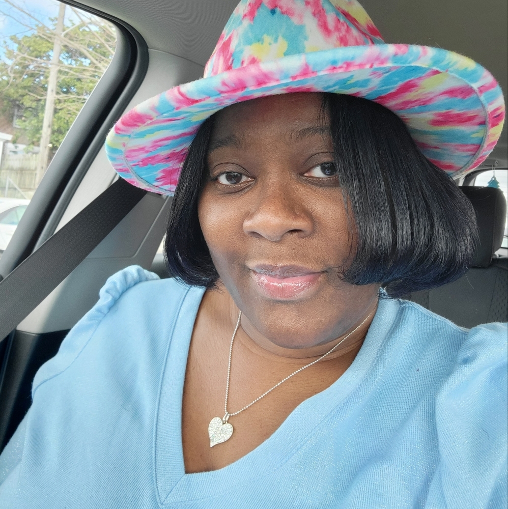 Meet your Posher, Laverne